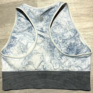 Lululemon sports bra